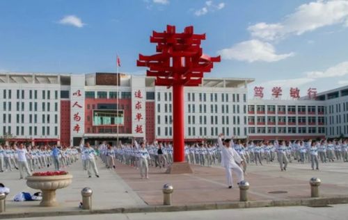 中國高中排名前10強出爐，衡水中學躋身前三，榜首當之無愧云鎮中學